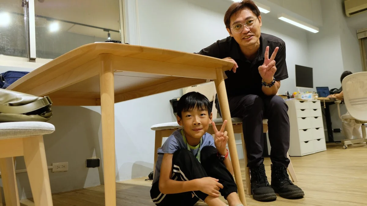 251017 廷恩和廷恩爸爸。攝／曾玉婷