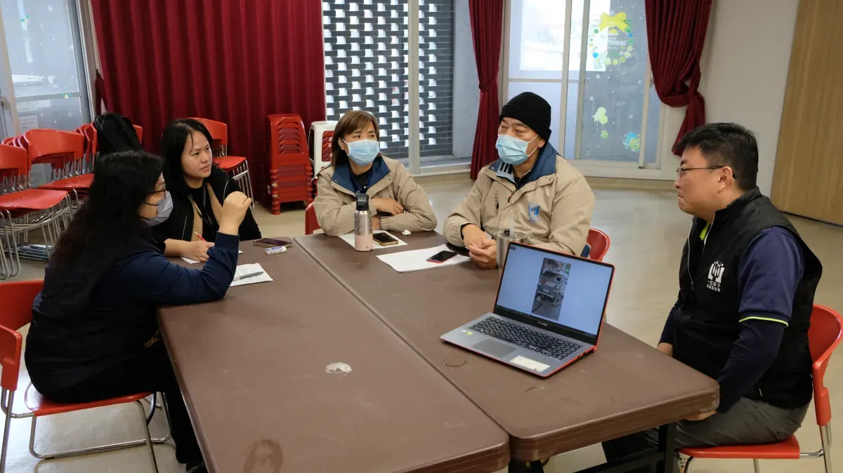 一粒麥子強調面對災害要保有韌性。圖左起為花蓮中心副主任杜珍珠、一粒麥子基金會光福綜照機構長曾佩玲、光福綜照社區照顧股股長曾娟、花蓮中心交通服務組組長曾峯、總會業務管理組長羅龍雲。攝／曾玉婷