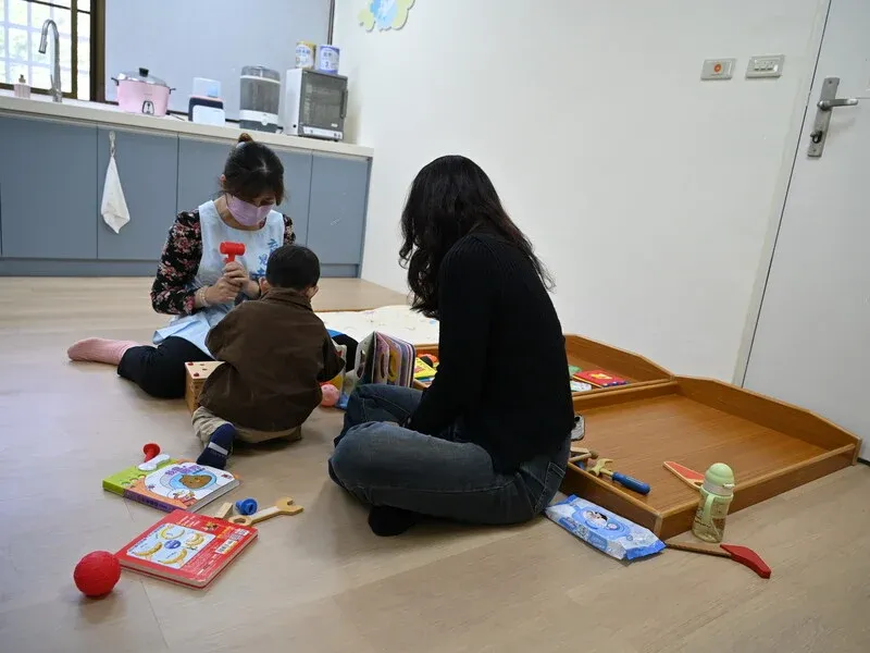 保母接受專業培訓。示意圖，非文中指涉人物／台東最速報