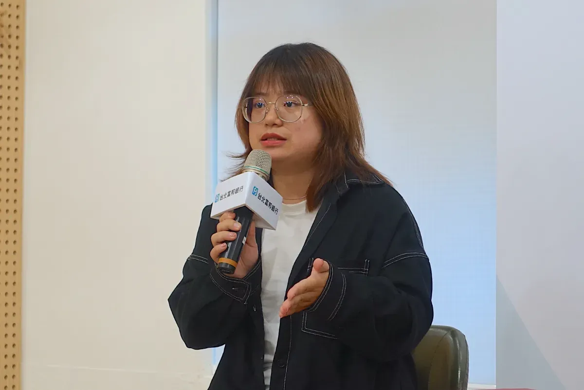 吳羿霆為新二代，時常要協助媽媽操作金融服務。攝／葉靜倫