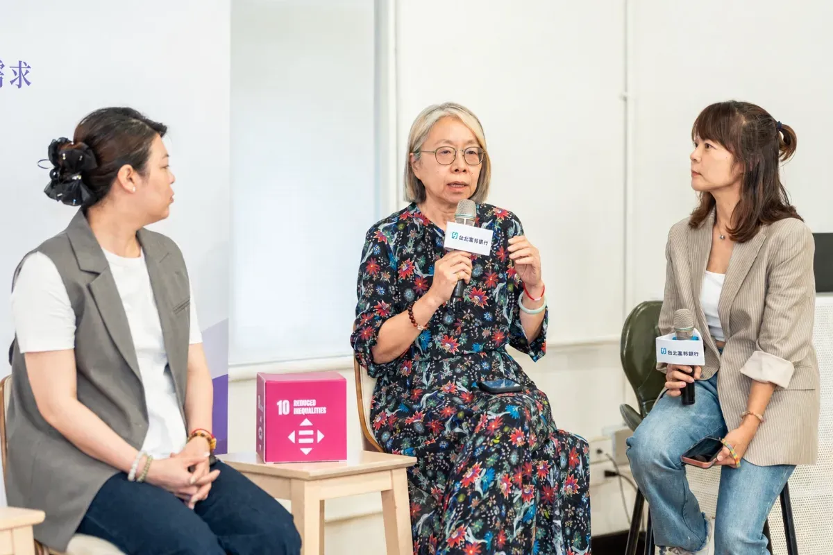政大社工所夏曉鵑老師回應報告數據。圖／南洋台灣姊妹會提供