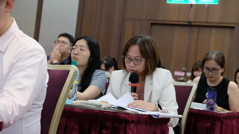 靖娟基金會副執行長林慧華認為條文應更具體說明「及早辨識兒少身心健康問題的」的方法。攝／曾玉婷