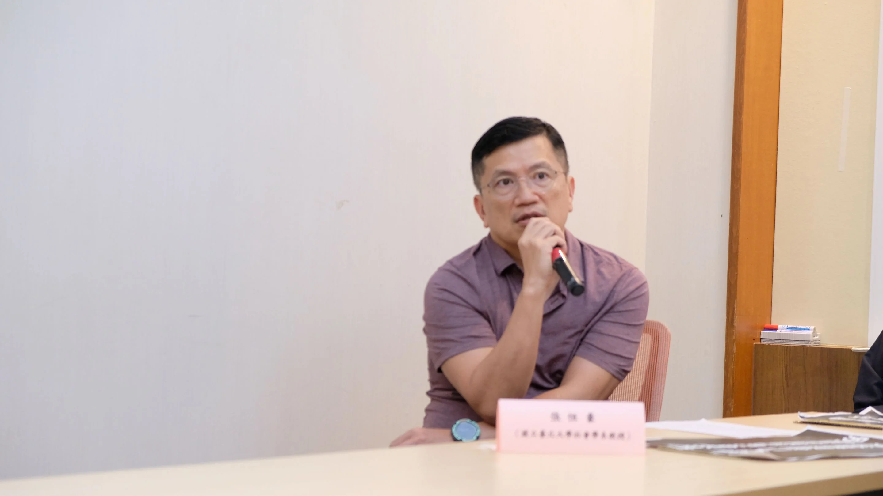 臺北大學社會學系教授張恒豪點出目前企業遙聘校園代表,導致權責不明、無法培養就業能力,是制度的扭曲。攝/曾玉婷