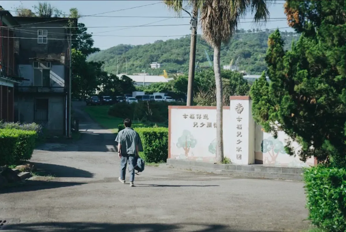 電影《失樂園》於真實的安置機構取景。圖/冬候鳥電影、文策院提供