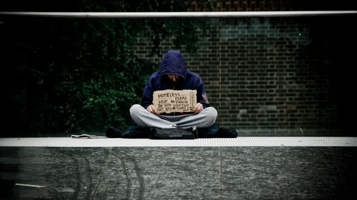 英格蘭倫敦的無家者。圖/by Jean-Luc Benazet on Unsplash
