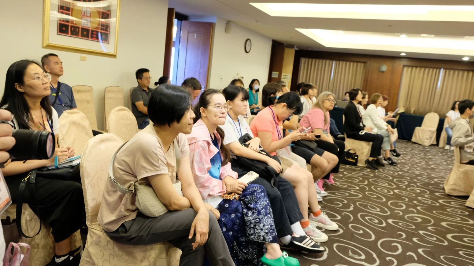 大會下午,家長們進場聆聽孩子的討論成果。攝/曾玉婷