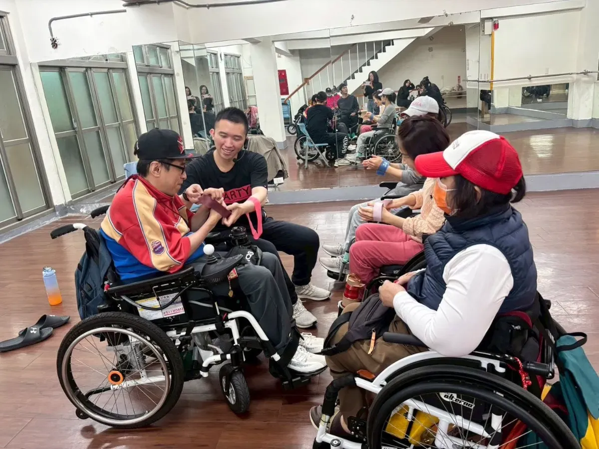脊髓損傷基金會於社區舉辦休閒活動，供傷友參加。圖／取自脊髓損傷基金會臉書